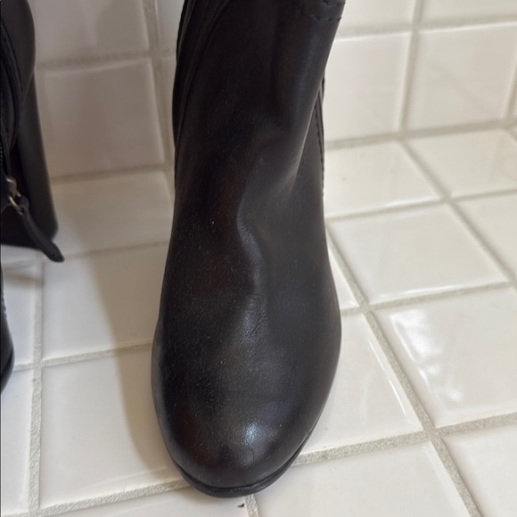 Halogen Black Heeled Boots with Chunky Heel - Picture 3 of 8